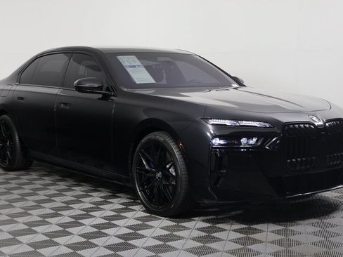 Used 2023 BMW 760i xDrive w/ Executive Package AWD/4WD image 3