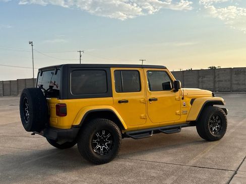 Used 2019 Jeep Wrangler Unlimited Sahara AWD/4WD image 20