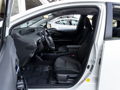 Used 2021 Toyota Prius Prime LE FWD image 21