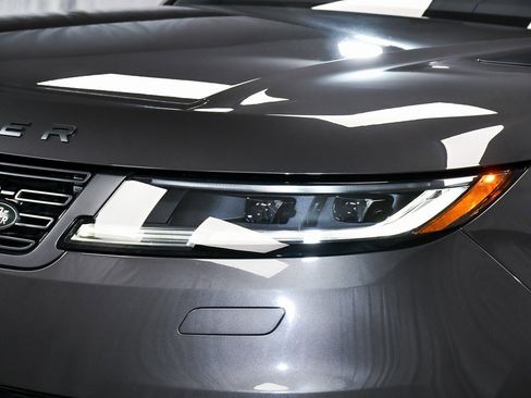 Used 2023 Land Rover Range Rover Sport SE Dynamic image 82