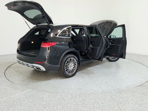 Certified 2025 Mercedes-Benz GLC 300 image 7