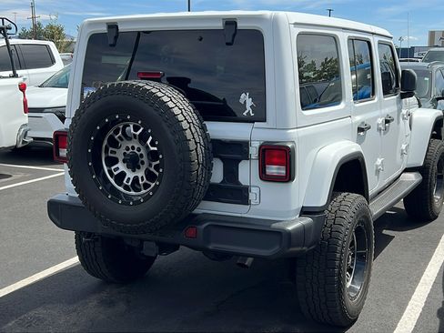 Used 2022 Jeep Wrangler Unlimited Sahara w/ Cold Weather Group AWD/4WD image 3