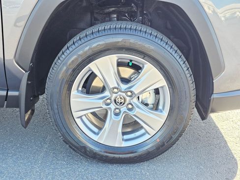 Used 2025 Toyota RAV4 XLE image 9