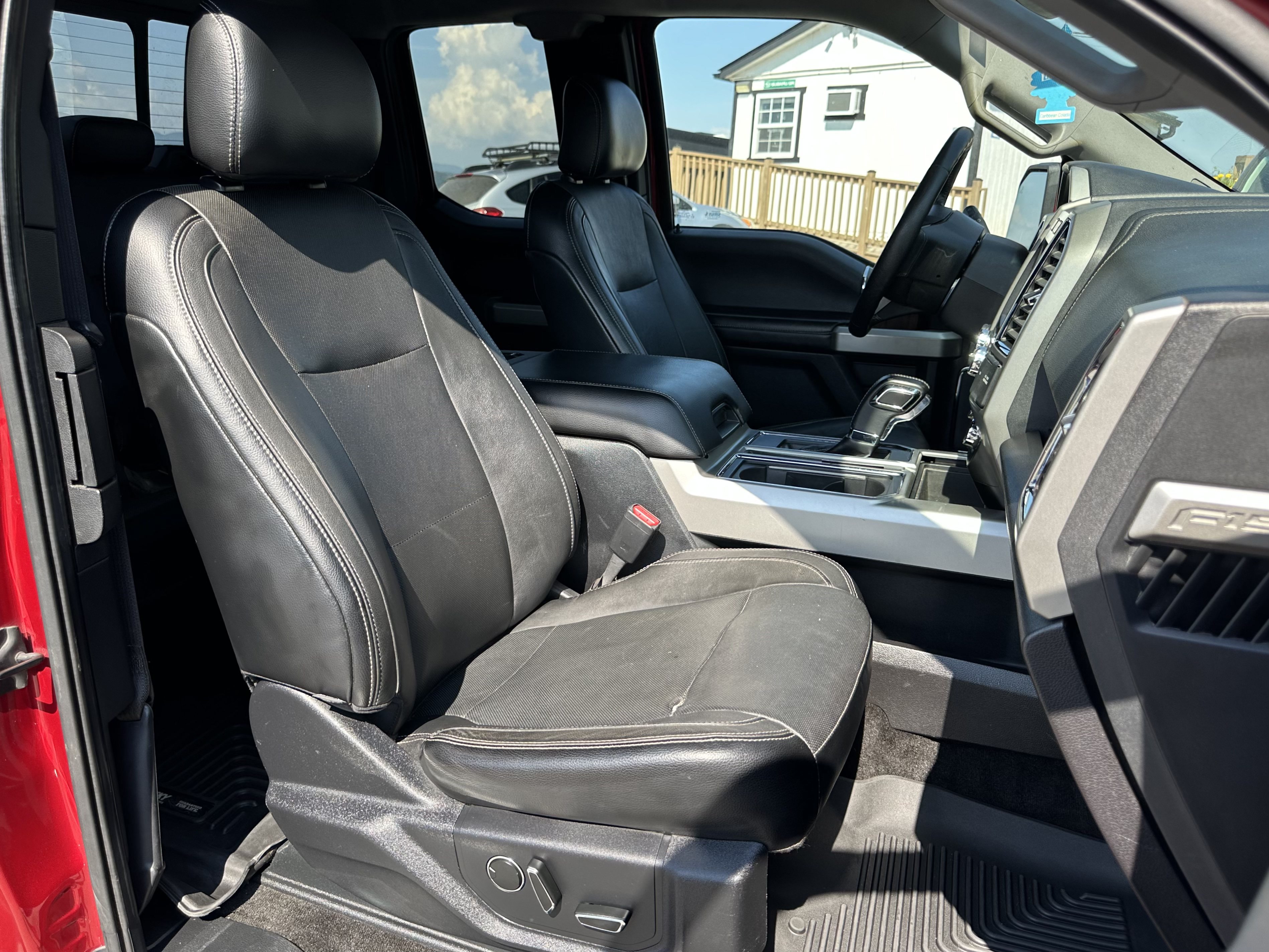 Used 2015 Ford F150 Lariat w/ Equipment Group 501A Mid AWD/4WD image 10