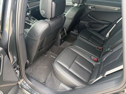 Certified 2025 Porsche Macan GTS image 6