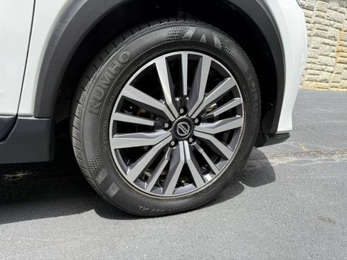 Used 2021 Nissan Kicks SV FWD image 30