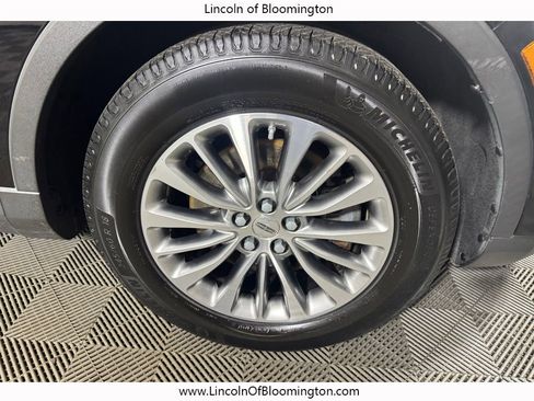 Used 2016 Lincoln MKX Select w/ Select Plus Package AWD/4WD image 10