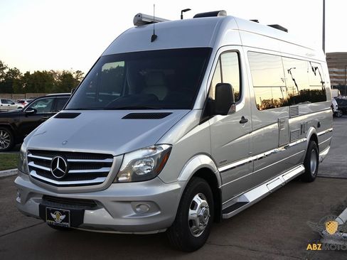 Used 2015 Mercedes-Benz Sprinter 3500 image 3