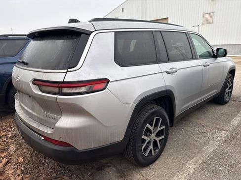 Used 2024 Jeep Grand Cherokee L Limited w/ Luxury Tech Group II image 3