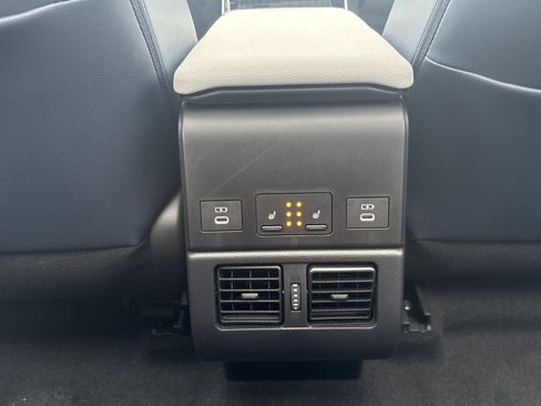 Used 2025 Subaru Solterra Touring image 19
