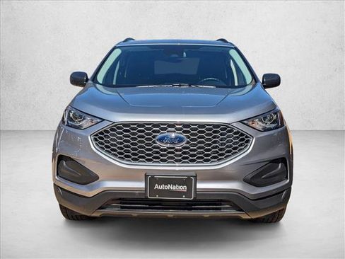 Used 2024 Ford Edge SE image 6