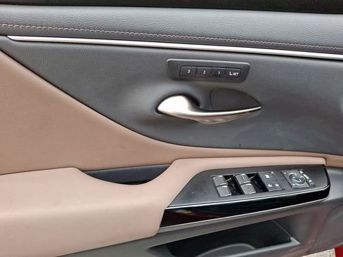 Used 2023 Lexus ES 350 w/ Premium Package image 16