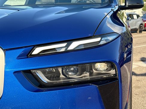 Used 2025 BMW X7 M60i image 9