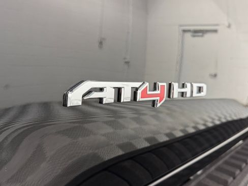 Used 2025 GMC Sierra 2500 AT4 w/ AT4 Premium Plus Package image 10