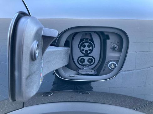 New 2025 Porsche Macan 4S Electric image 30