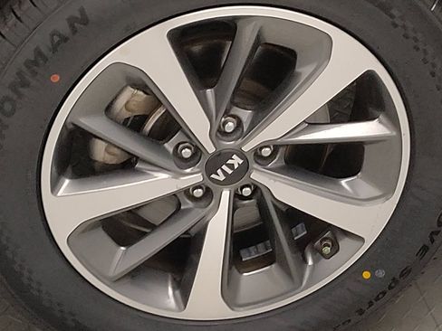 Used 2019 Kia Sorento EX FWD image 31
