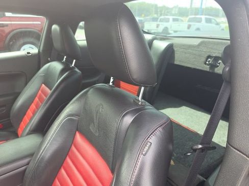 Used 2007 Ford Mustang Shelby GT500 RWD image 9