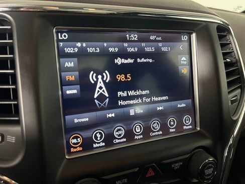 Used 2018 Jeep Grand Cherokee Overland AWD/4WD image 3