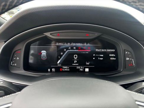 Certified 2025 Audi Q8 Premium Plus w/ Premium Plus Package AWD/4WD image 16