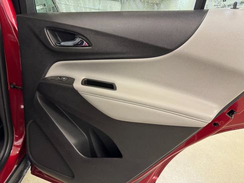 Used 2020 Chevrolet Equinox Premier image 28