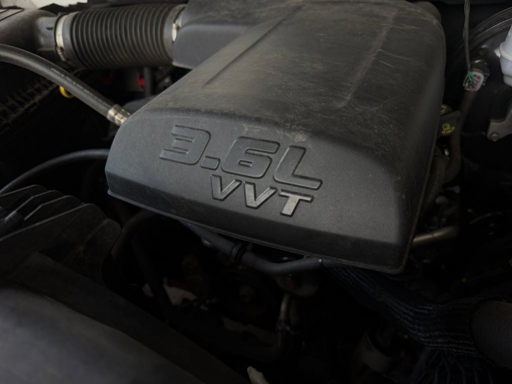 Used 2024 RAM 1500 Classic SLT AWD/4WD image 31