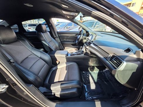 Used 2018 Honda Accord Sport image 12