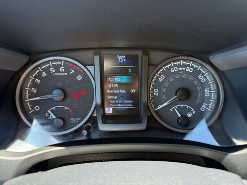 Used 2023 Toyota Tacoma TRD Off-Road w/ Black Out Package (TMS) AWD/4WD image 11