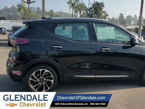Certified 2022 Chevrolet Bolt EUV Premier w/ Sun & Sound Package image 8