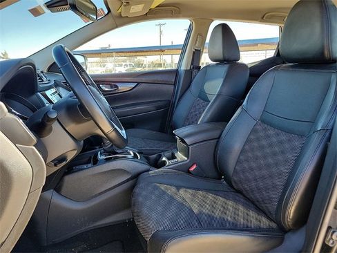 Used 2022 Nissan Rogue Sport SV w/ Technology Package image 12