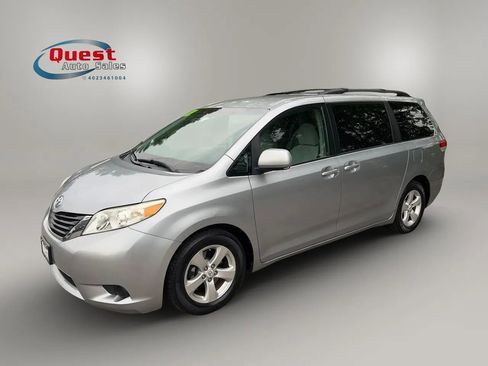 Used 2011 Toyota Sienna LE w/ Towing Pkg FWD image 7