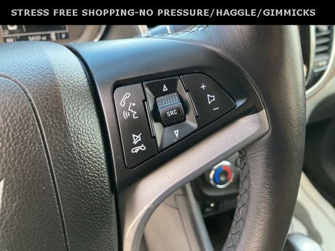 Used 2021 Chevrolet Trax LT w/ Redline Edition image 23