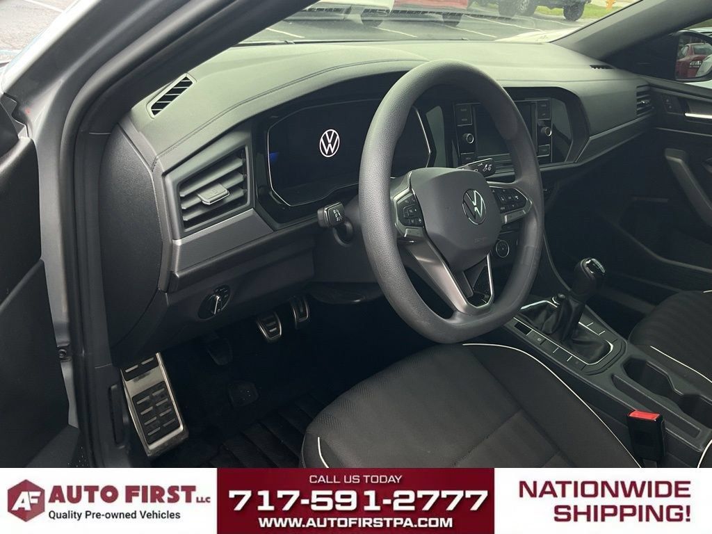 Used 2023 Volkswagen Jetta Sport FWD image 6