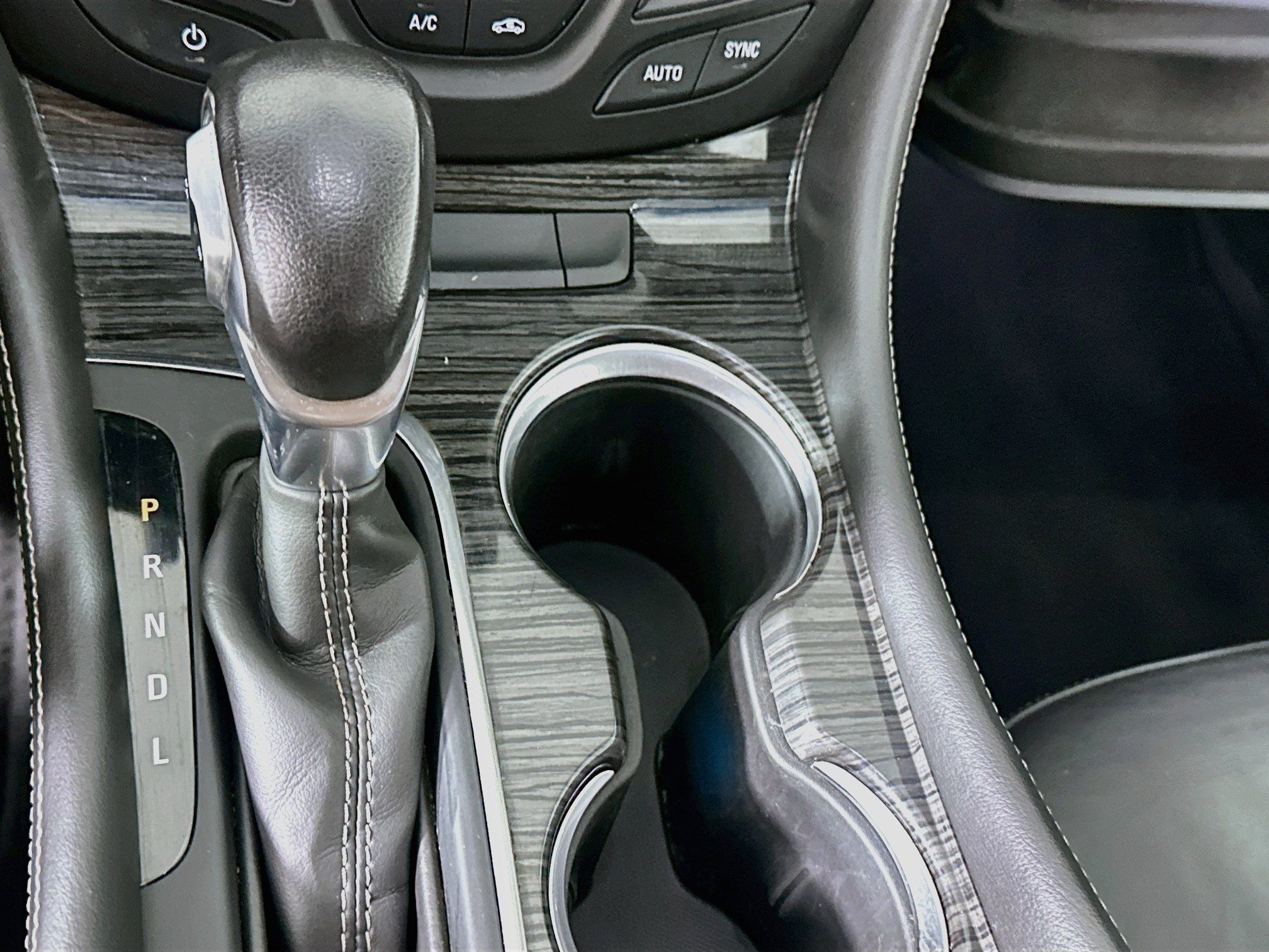 Used 2017 Buick Envision Essence FWD image 23