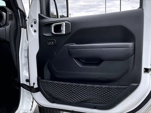 Used 2021 Jeep Wrangler Unlimited Sport image 24