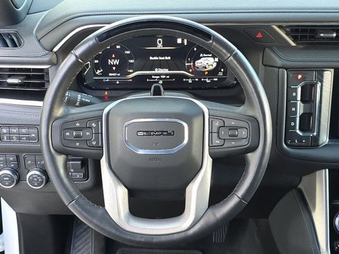 Used 2024 GMC Yukon Denali w/ Denali Reserve Package image 23