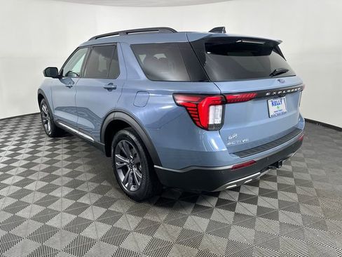 Used 2025 Ford Explorer Active w/ Active Comfort Package image 4