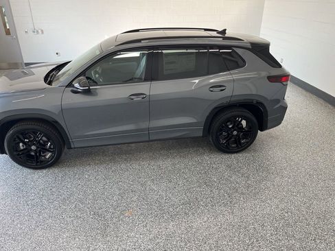 New 2026 Volkswagen Tiguan SE R-Line AWD/4WD image 2