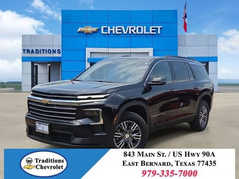 Certified 2026 Chevrolet Traverse LT FWD image 1