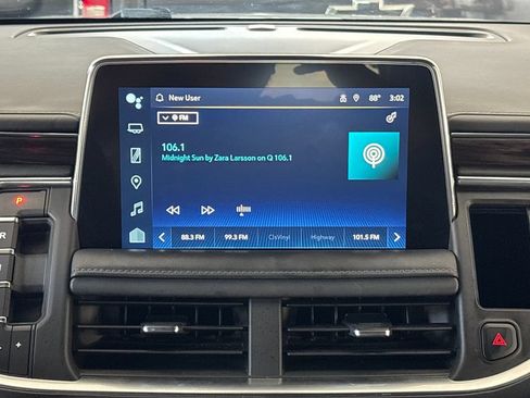 Used 2022 Chevrolet Tahoe Z71 w/ Luxury Package AWD/4WD image 25