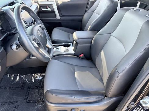 Used 2022 Toyota 4Runner SR5 Premium image 6