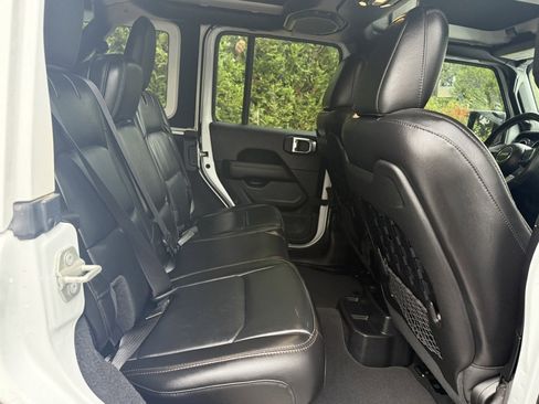 Used 2023 Jeep Wrangler Unlimited Rubicon 392 image 22