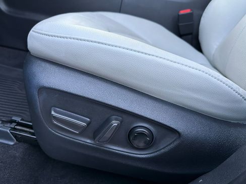 Used 2024 Toyota Grand Highlander Limited image 15