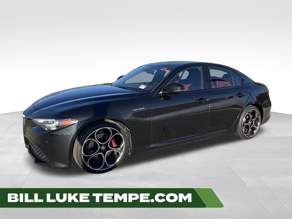 Used 2023 Alfa Romeo Giulia Veloce RWD image 1