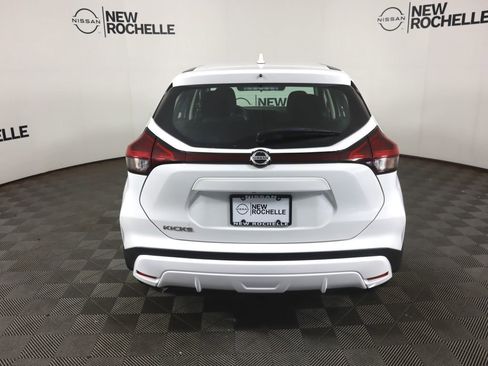 Used 2021 Nissan Kicks S image 6