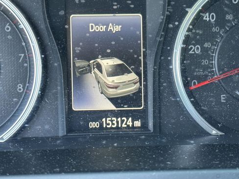 Used 2017 Toyota Camry SE image 14