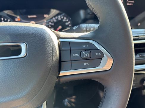 New 2026 Jeep Compass Latitude image 16