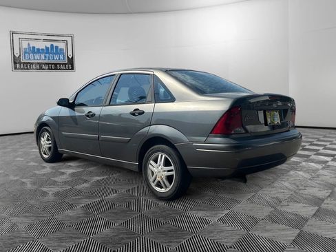 Used 2003 Ford Focus SE image 8