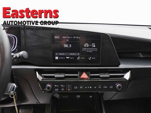 Used 2025 Kia Niro LX FWD image 11