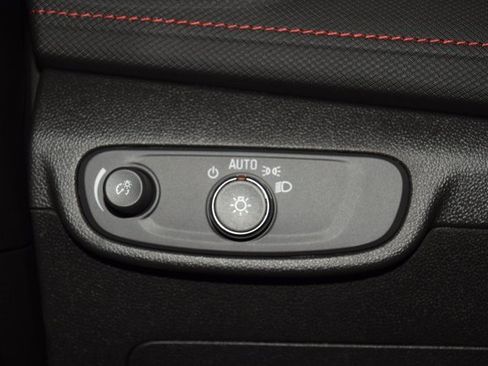 Used 2025 Chevrolet TrailBlazer RS w/ Convenience Package image 34