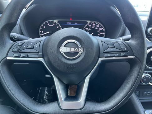 Used 2025 Nissan Sentra SV FWD image 27